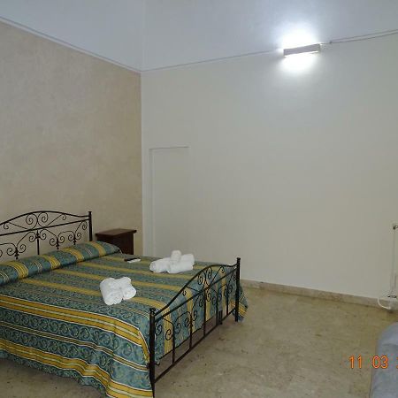 B&B New Antico Palazzo Parabita Bagian luar foto