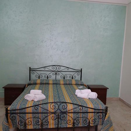 B&B New Antico Palazzo Parabita Bagian luar foto