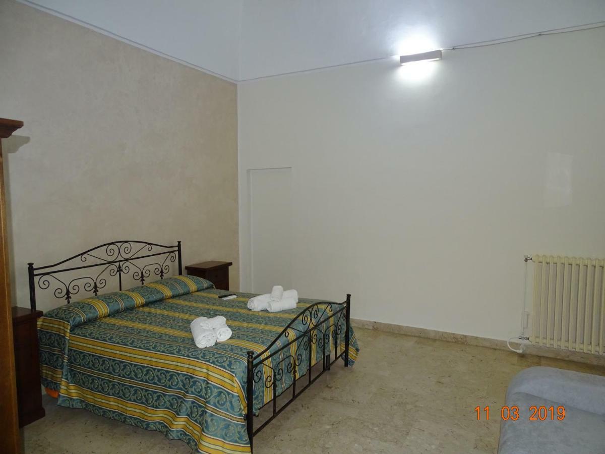 B&B New Antico Palazzo Parabita Bagian luar foto