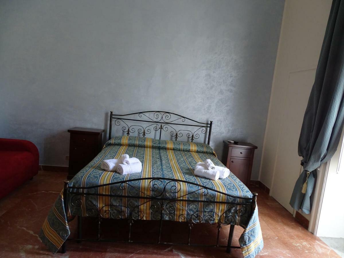 B&B New Antico Palazzo Parabita Bagian luar foto