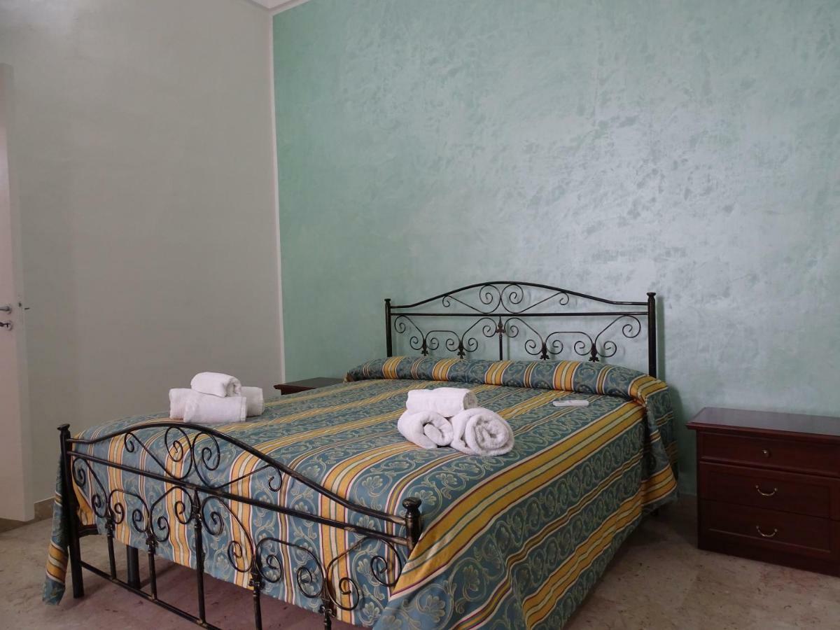 B&B New Antico Palazzo Parabita Bagian luar foto