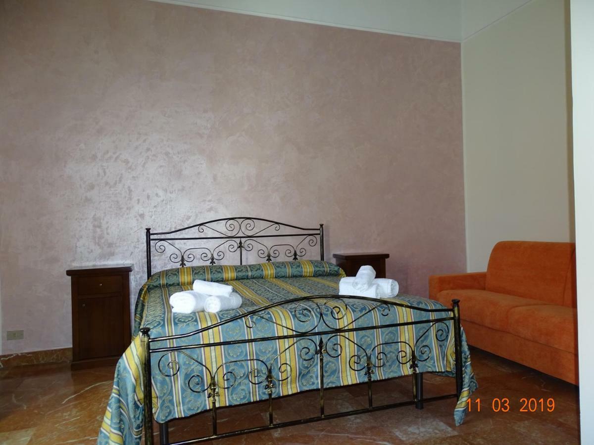B&B New Antico Palazzo Parabita Bagian luar foto