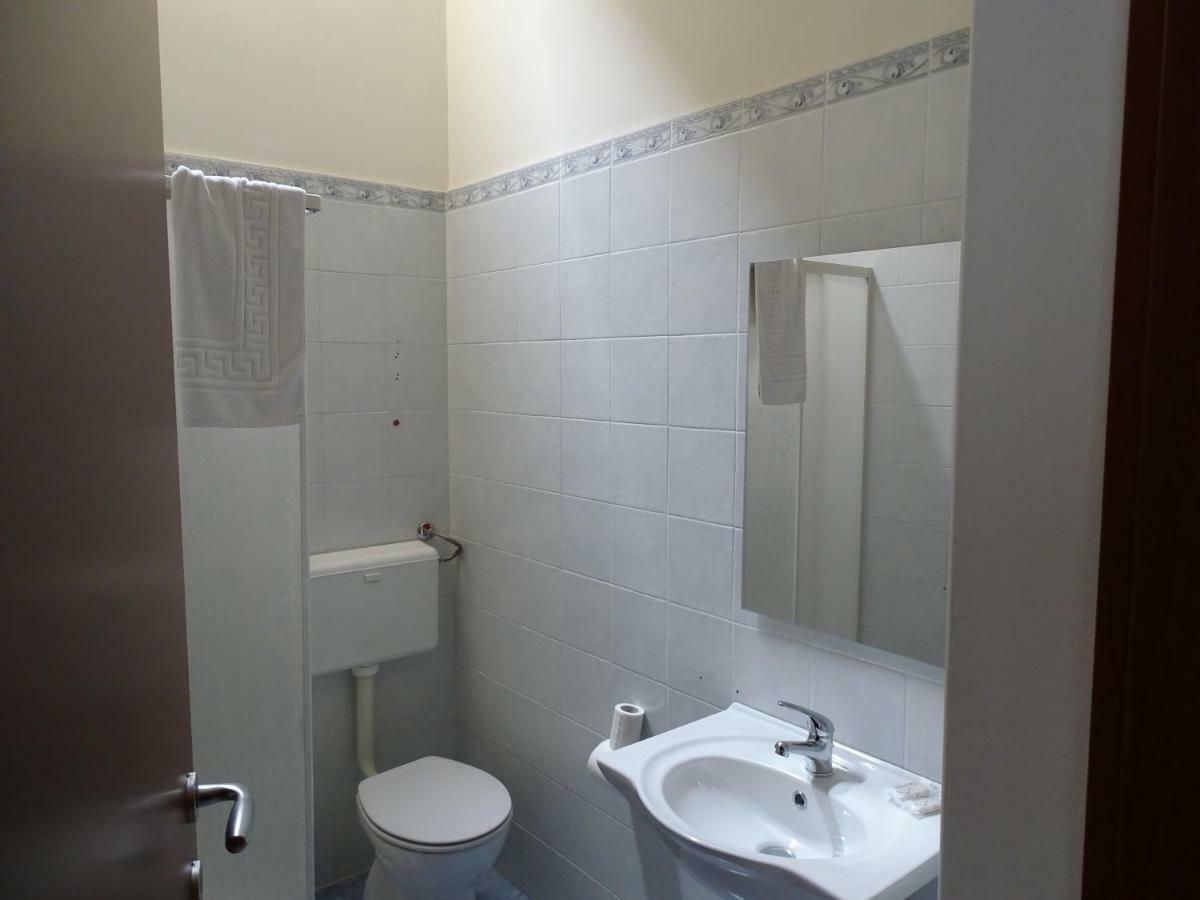 B&B New Antico Palazzo Parabita Bagian luar foto