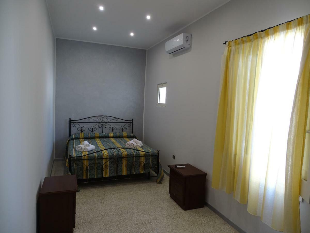 B&B New Antico Palazzo Parabita Bagian luar foto