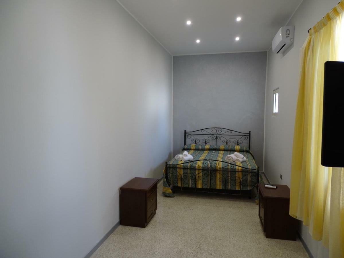 B&B New Antico Palazzo Parabita Bagian luar foto